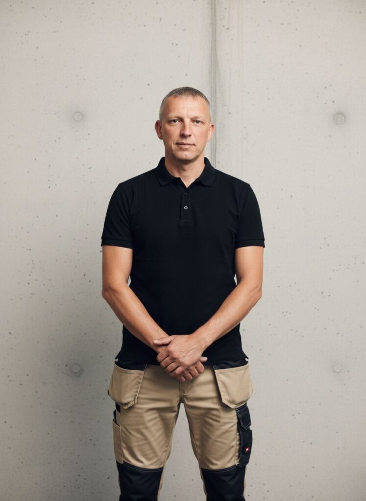 Rafał Kosmala, właściciel Reffect – konstrukcje stalowe i aluminiowe na zamówienie, reklama zewnętrzna, neony na zamówienie, montaż reklam, demontaż reklam, serwis reklam zewnętrznych